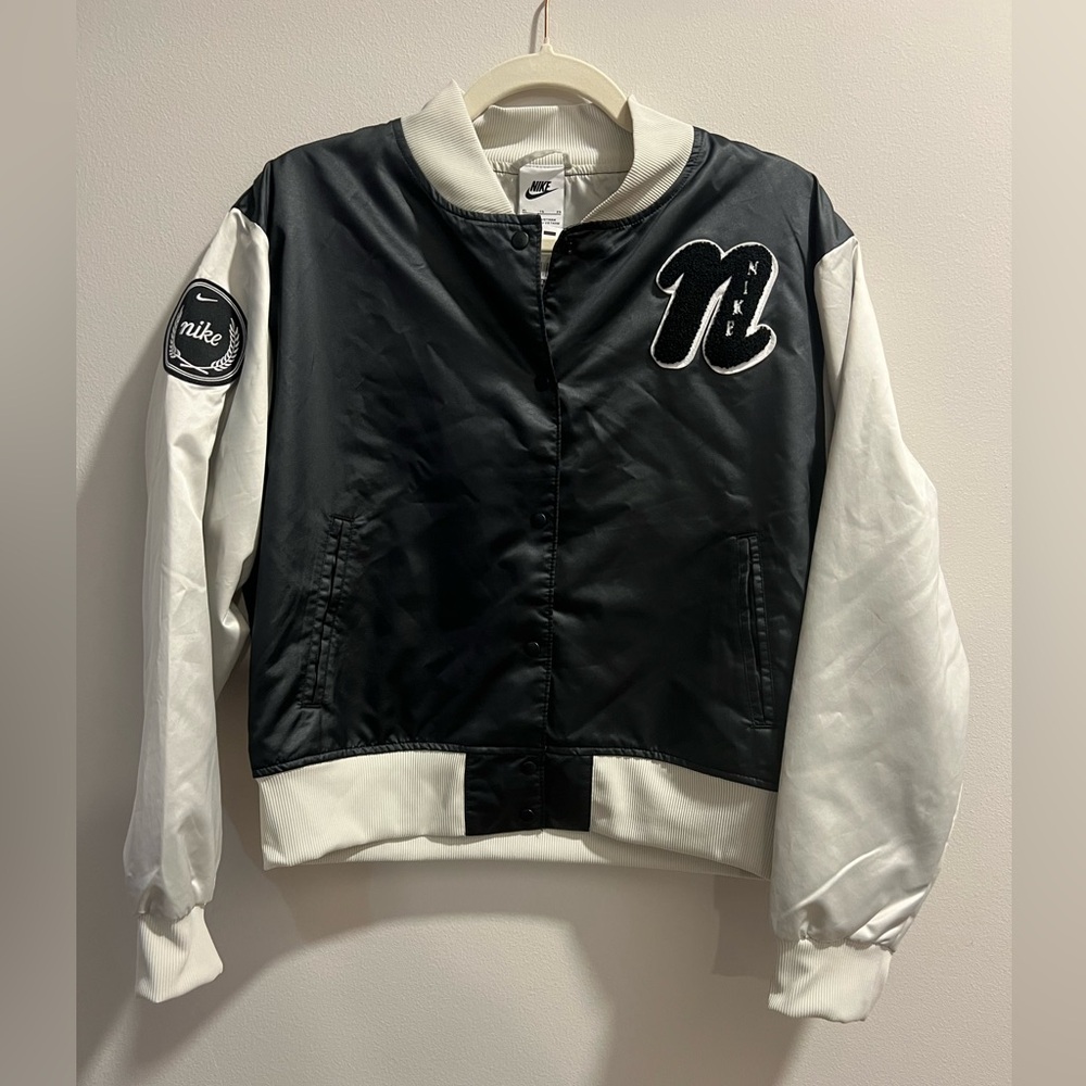 Brand new with tags Nike Varsity Jacket Youth XL